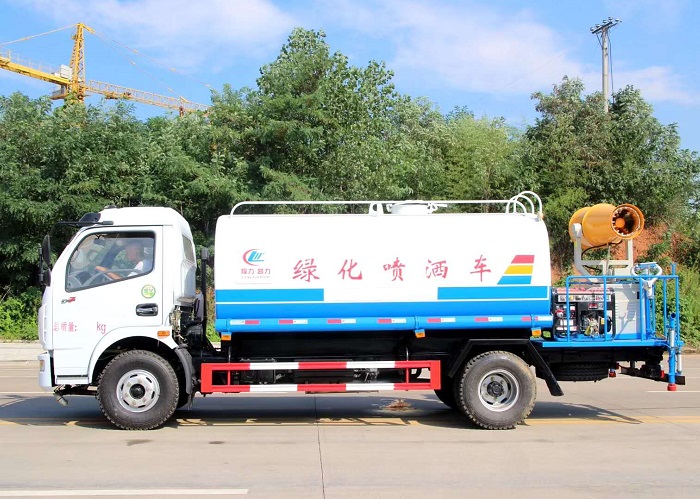 東風(fēng)大多利6方抑塵噴霧綠化噴灑車 東風(fēng)大多利6方抑塵噴霧綠化噴灑車圖片