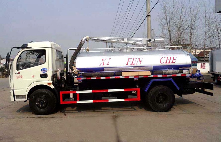 東風大多利卡8方吸糞車 東風大多利卡8方吸糞車圖片