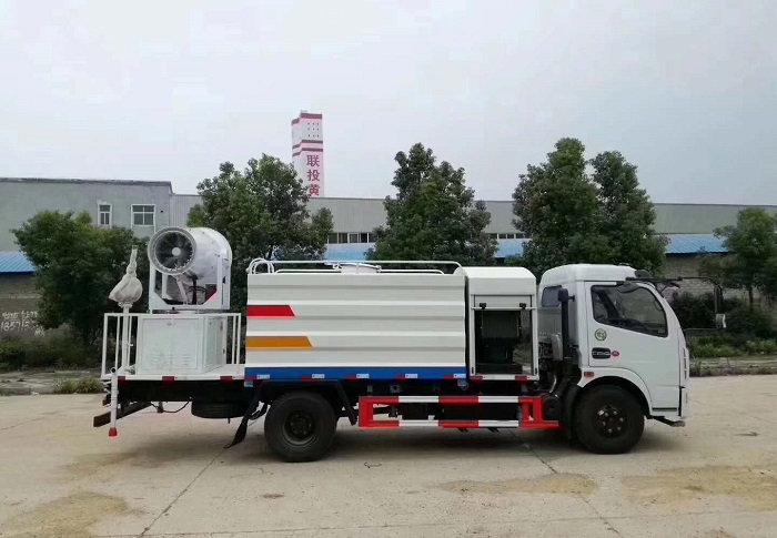 東風(fēng)大多利卡D7多功能抑塵車 東風(fēng)大多利卡D7多功能抑塵車圖片