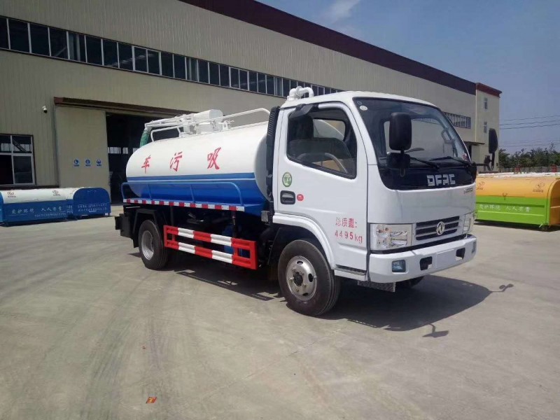 東風(fēng)小多利卡5方吸糞車