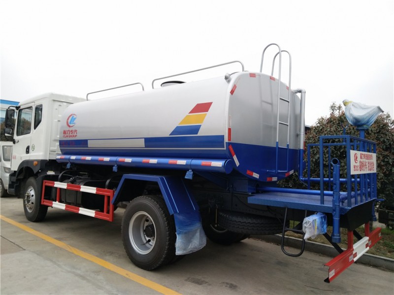 東風(fēng)多利卡D9(12方)灑水車 東風(fēng)多利卡D9(12方)灑水車圖片