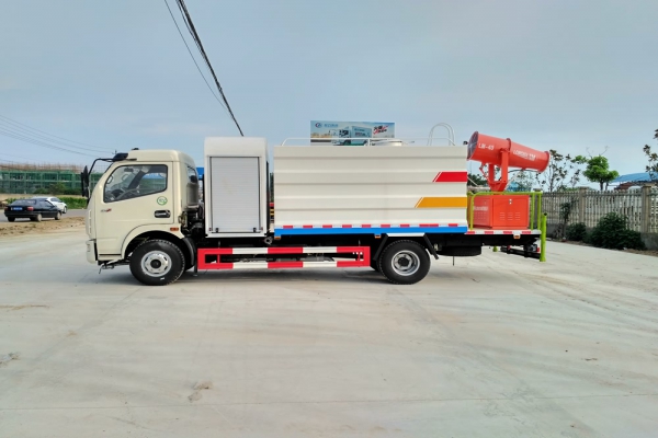 東風大多利卡抑塵車(方形6.5噸、30-50米霧炮、單排駕駛室) 東風大多利卡抑塵車(方形6.5噸、30-50米霧炮、單排駕駛室)圖片