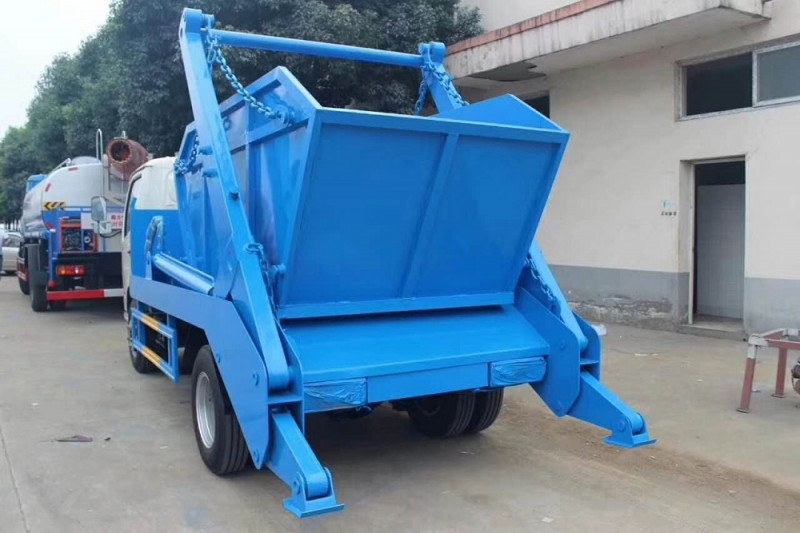 東風(fēng)小多利卡5-6方擺臂垃圾車