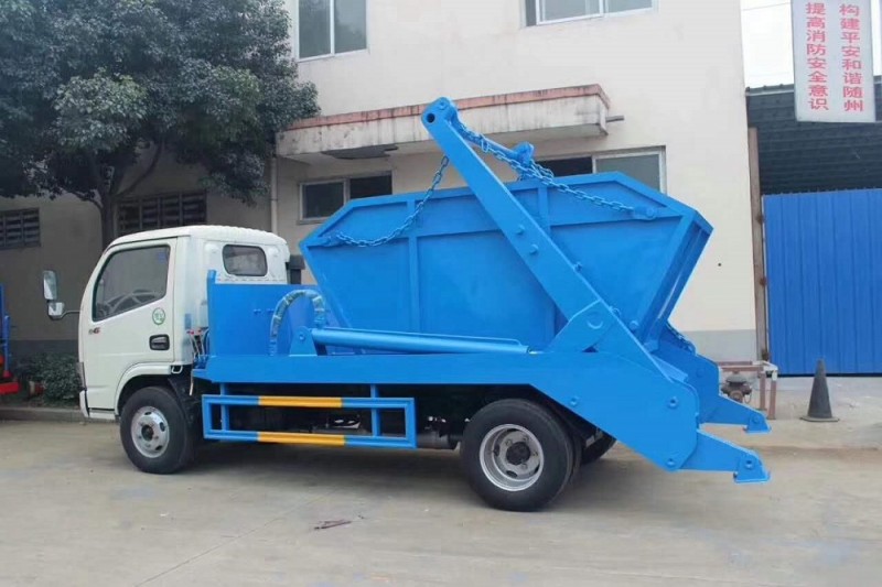 東風(fēng)小多利卡5-6方擺臂垃圾車
