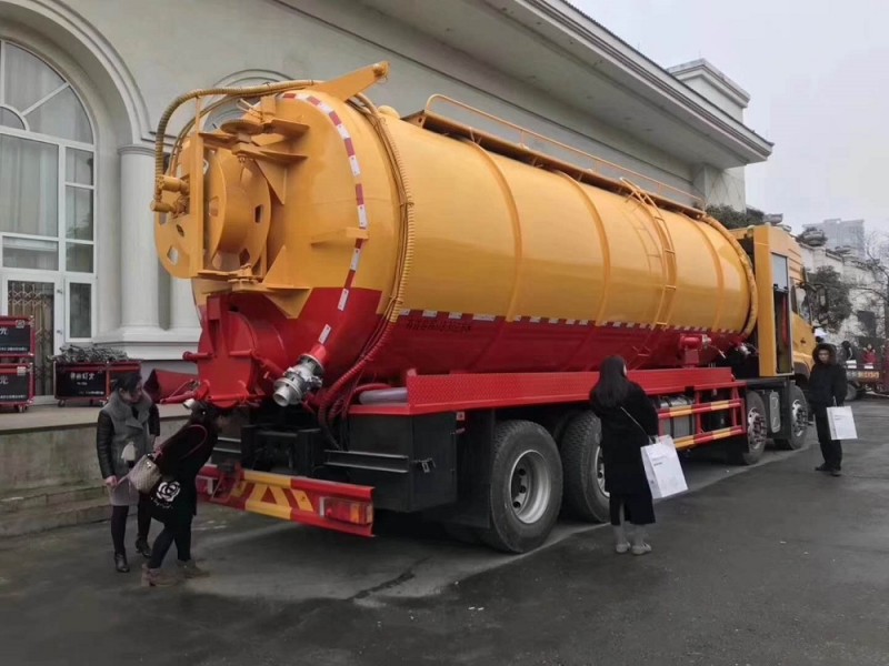 東風(fēng)天龍前四后八36方大噸位重型清洗吸污車