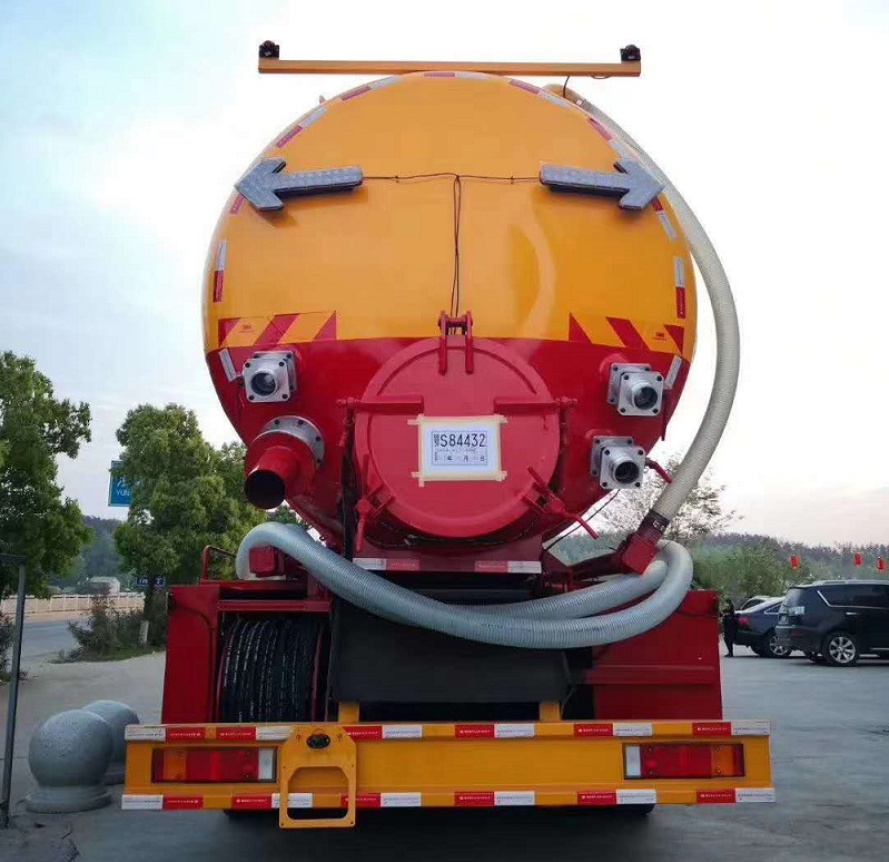 東風(fēng)天龍前四后八36方大噸位重型清洗吸污車