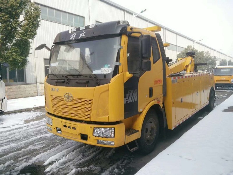 解放單橋拖吊聯(lián)體(一托一)清障車