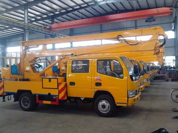 東風(fēng)多利卡雙排14米高空作業(yè)車 東風(fēng)多利卡雙排14米高空作業(yè)車圖片