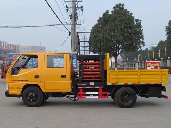 江鈴雙排座8-10米平臺(tái)升降高空作業(yè)車 江鈴雙排座8-10米平臺(tái)升降高空作業(yè)車圖片