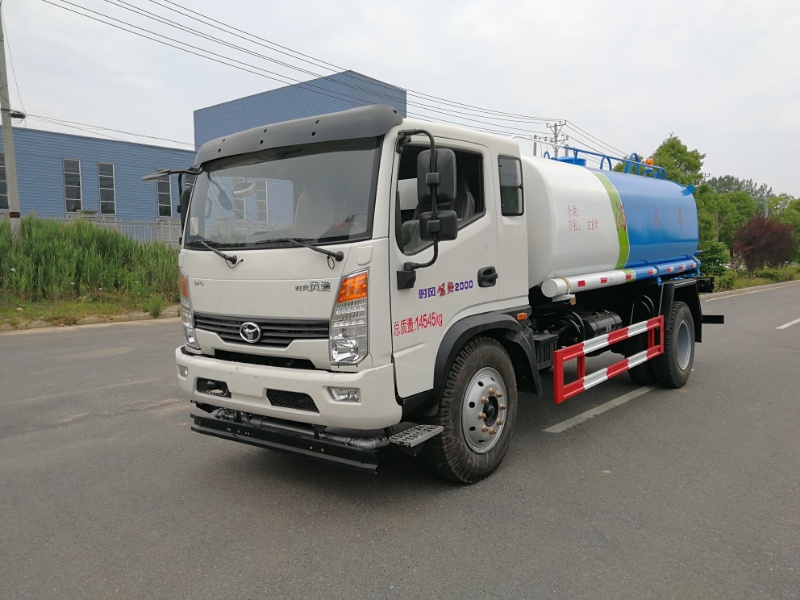 時(shí)風(fēng)10噸灑水車(chē) 時(shí)風(fēng)10噸灑水車(chē)圖片