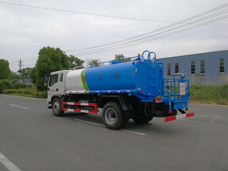 時(shí)風(fēng)10噸灑水車(chē) 時(shí)風(fēng)10噸灑水車(chē)圖片