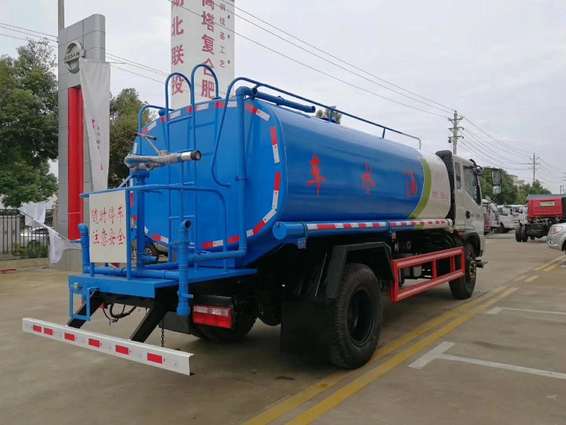 時(shí)風(fēng)10噸灑水車(chē)圖片