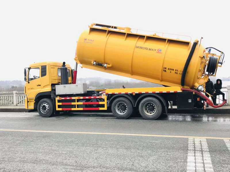 東風(fēng)天龍清洗吸污車 東風(fēng)天龍清洗吸污車圖片