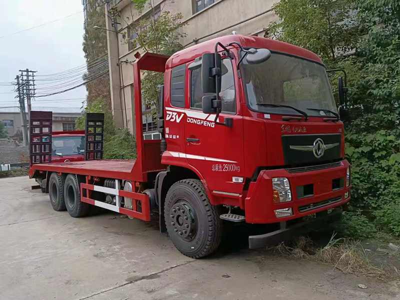 東風(fēng)DV3后八輪平板拖車