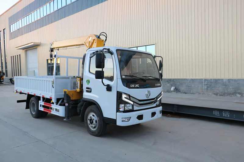 東風D6隨車吊（藍牌）