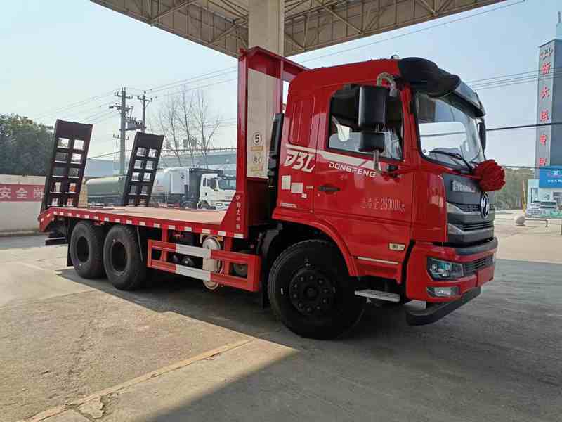 東風(fēng)D3L后八輪平板運(yùn)輸車 東風(fēng)D3L后八輪平板運(yùn)輸車圖片