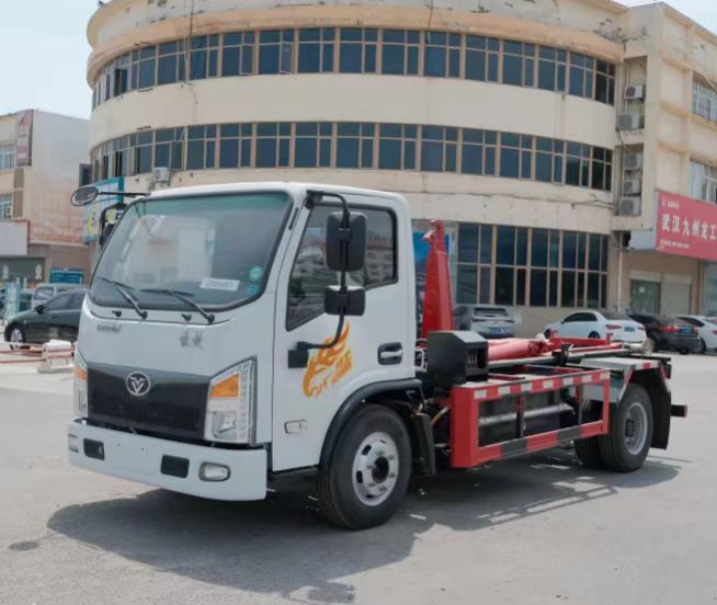 重汽豪曼純電動(dòng)勾臂垃圾車(chē)